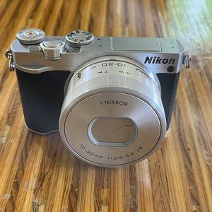 Nikon 1 J5 mirrorless camera